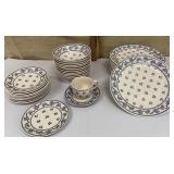 35 pcs Johnson Bros Petite Fleur