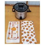 small Crock Pot, with 2 pumpkin hand towels