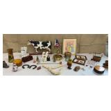 Box of knick-knacks/trinkets