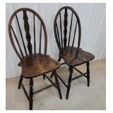Pair chairs