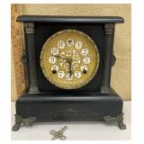 Sessions mantle clock w/ key
