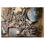 Box of old keys & locks