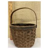 Early splint basket w/ handle - leans a little