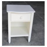 White nightstand 20x18x29