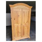Broyhill armoire 44x22x76