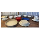 Box of mixed kitchenware - casseroles, mixing