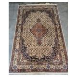 Oriental rug. 61x96