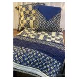 Nice blue & white quilt w/4 pillows approx