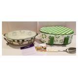 Temp-tations casserole bowl with carrier, spoon