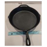 Lodge cast iron skillet
