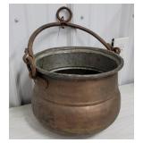 Nice dovetailed copper cauldron w/bail handle