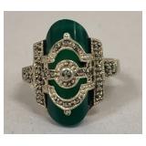 Pretty sterling ring w/ green stone