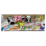 Box of pet - cat/dog related