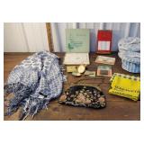 Box girly - handkerchiefs, purse, compact, etc