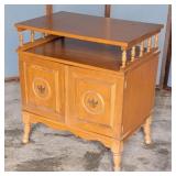 retro solid TV/stereo stand 26w x 17d x 29t