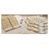 3 Shell bathroom rug, 15 hand towels