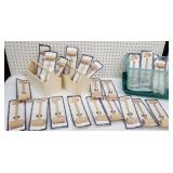 Wooden totes, crab mallets in green tote