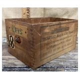 Dovetail box w/ keys