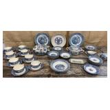 50+ pieces Royal Currier & Ives