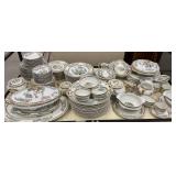 80++ pieces Syracuse China