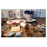 Box kitchen utensils, Tupperware trivits?,