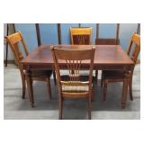 Table 4 chairs, leaf 60"40"30" opens to 78"