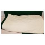 Matelasse bed spread, queen??, needs cleaning