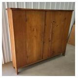AMAZING 2 door jelly/pantry cupboard 65"14"55"