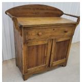 2 door washstand with towel bars 35"17"35"