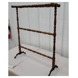 Linen rack 24"8"30" iron feet