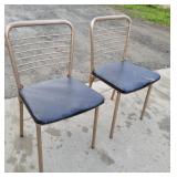 2 folding chairs
