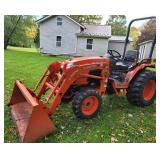 Kubota b3300su 4wd tractor with la504 loader -