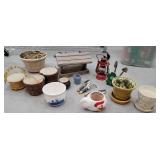 Box retro ceramic planters, lantern, & bird