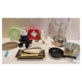 Hamilton Beach electric knife, Jello molds, cake