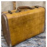 Vintage Samsonite luggage - w/ key