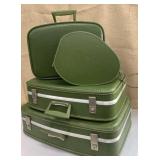 4pc retro luggage set - Never used? Love The Green