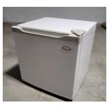 Haier mini fridge 20"19"21"