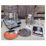 Cuisinart pro classic food processor- looks new