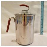 Kuhn Rikon stainless steel pot with strainer
