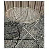Wire mesh folding patio table
