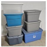7 plastic tubs with lids