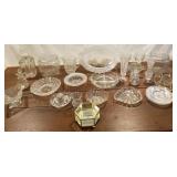 Nice lot of clear glass, swirl sauces, 2 jars