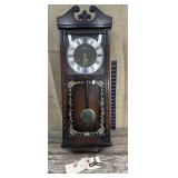 Aikosha wall clock w/ key - glass is cracked