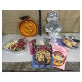 Wilton cake pans & magazines