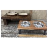 Pet food risers (2).