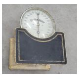 Working Vintage iron Health-O-Meter scales