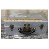 Nick metal carrying case with latches