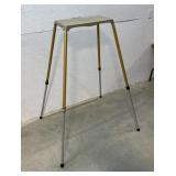 Adjustable stand welt safe lock 55in