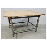 Country table 46"29"27"