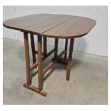 Gate leg table 37"36"30"